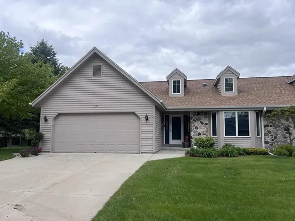 1502 Ridgewood DRIVE #D-7, West Bend, WI 53095