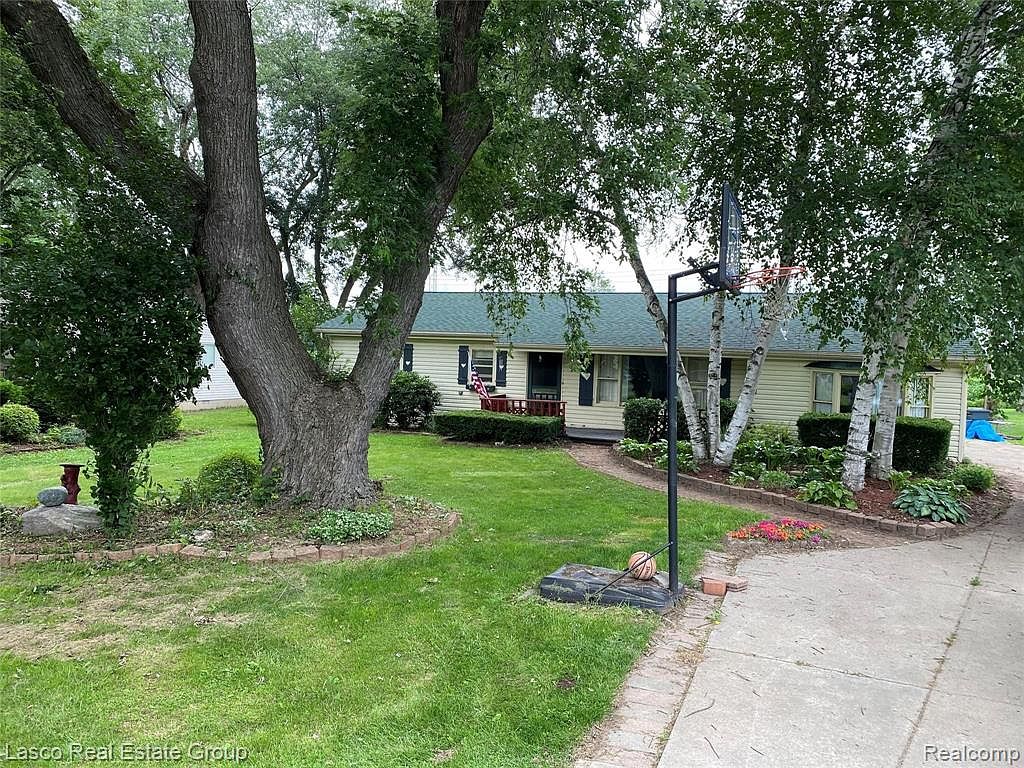 411 Almont Ave, Almont, MI 48003 Zillow