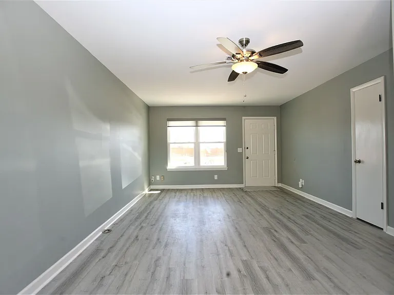 4014 Irwin St — Photo 11