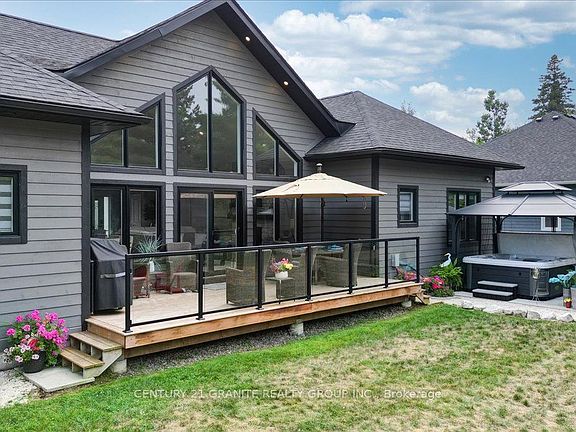 2nd image of 9 Bancroft Ridge Dr