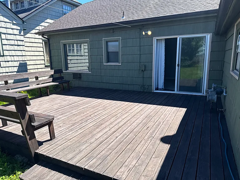 Porch in rare Grays Harbor sunshine!