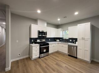 336 De Haven St #B, Houston, TX 77029