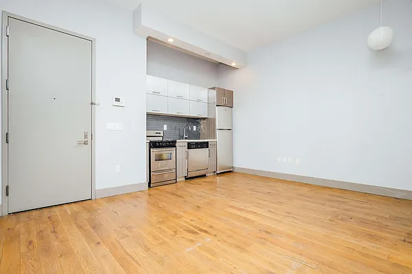 Rented by Nooklyn NYC LLC | media 63