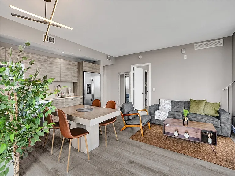 121 NE 34th St #1801 — Photo 37
