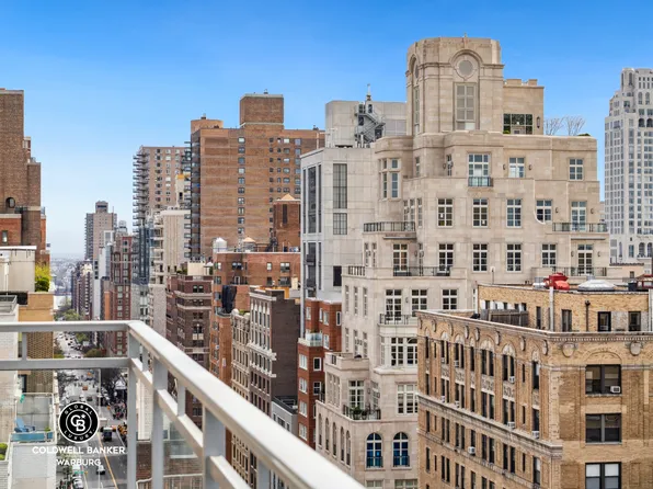 1050 5th Avenue image 15 of 24