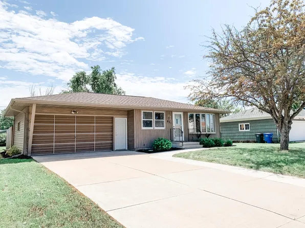 831 Midway Rd, Menasha, WI 54952