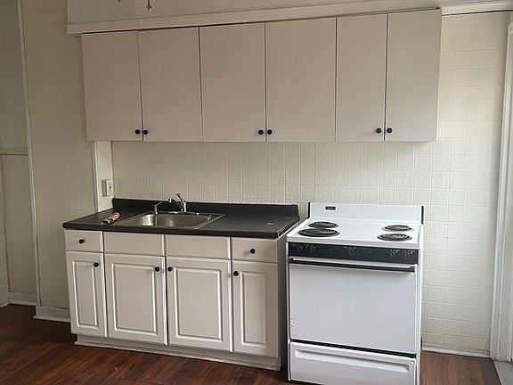4th image of 3714 Pennington Ave