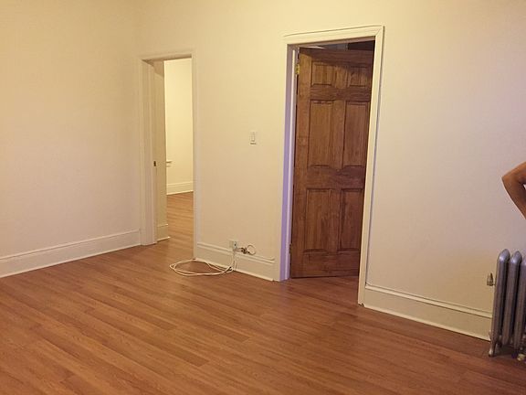 2nd image of 3161 35th St APT 3R