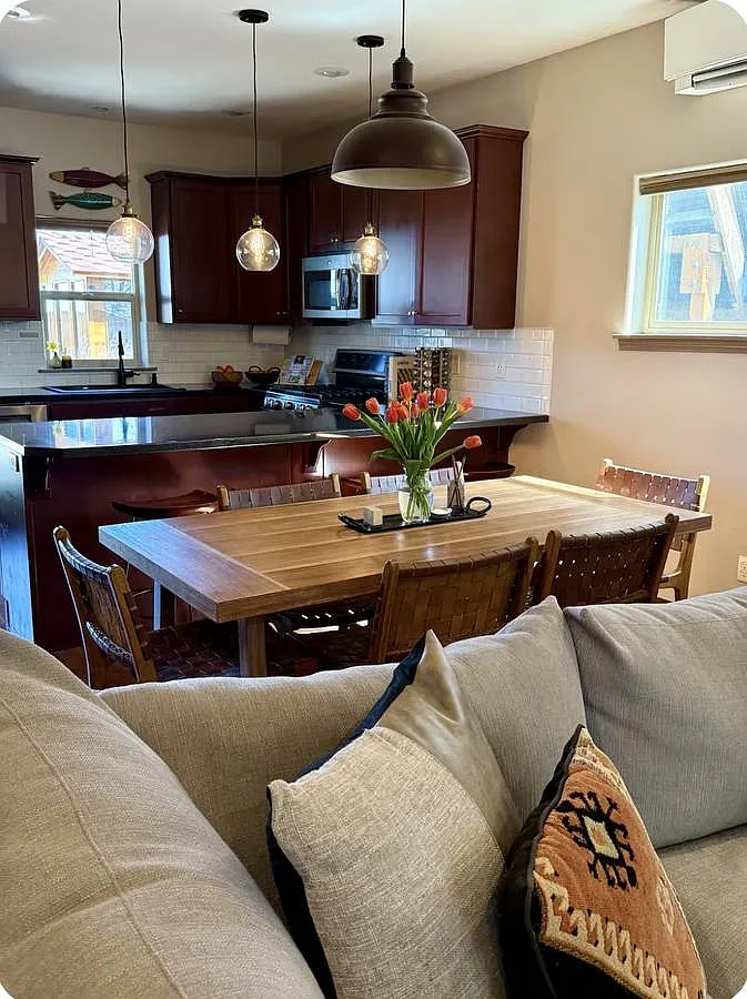 3 bed, 2.5 bath, 1700 sqft, $2,700 — Photo 3