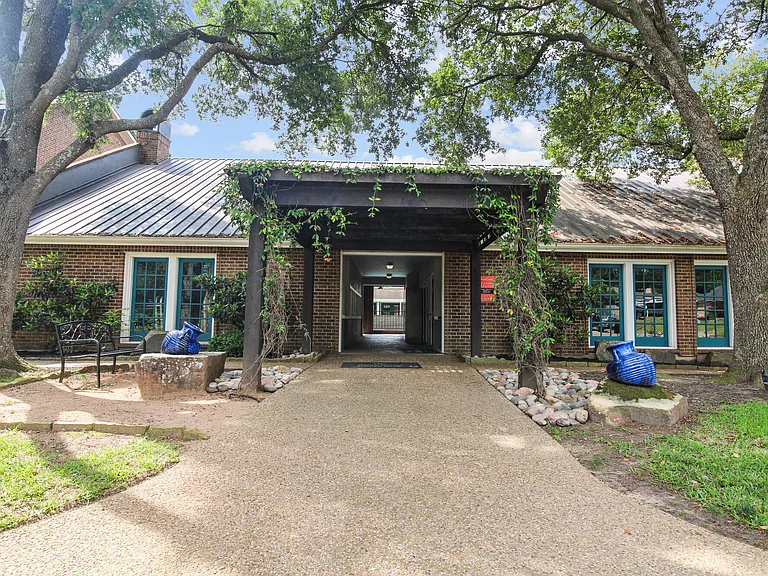 The Woodlands — Photo 36
