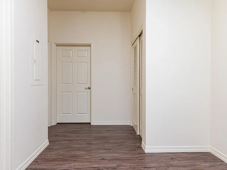 Midtown Apartments | Vancouver, WA | Hallway