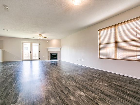 4th image of 4921 Trail Creek Dr
