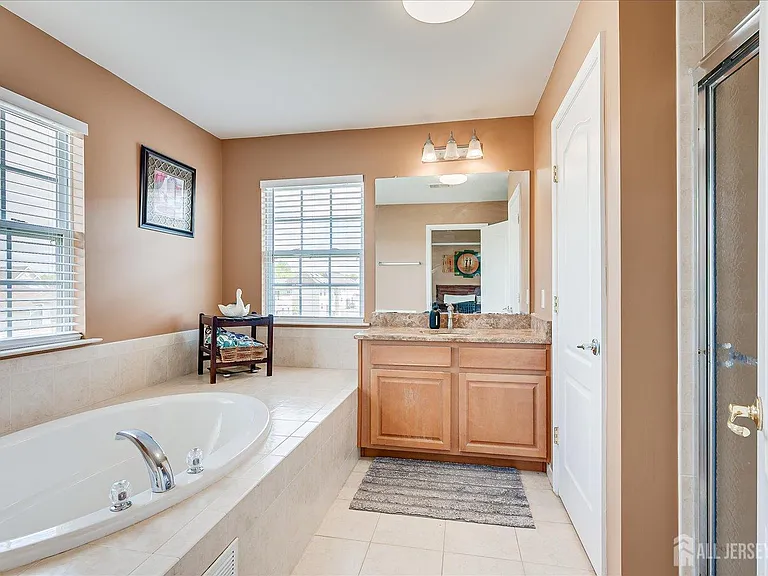 300 Morning Glory Dr — Photo 15