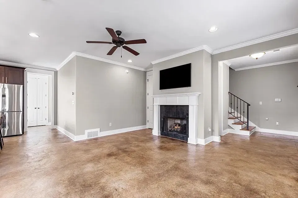 3 bed, 2.5 bath, 2429 sqft, $2,500 — Photo 4