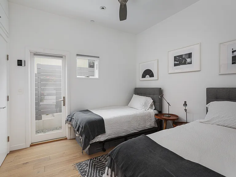 1482 Carmelita St — Photo 4
