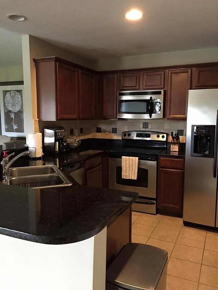 2 bed, 1592 sqft, $1,990 — Photo 3
