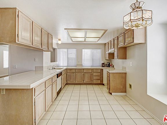 5th image of 16388 Kensington Pl