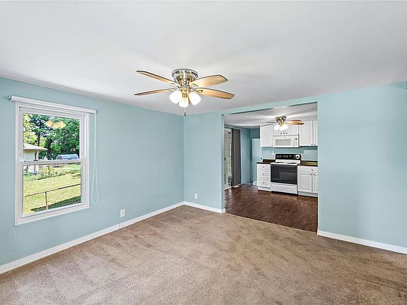 3rd image of 214 Lake Ave