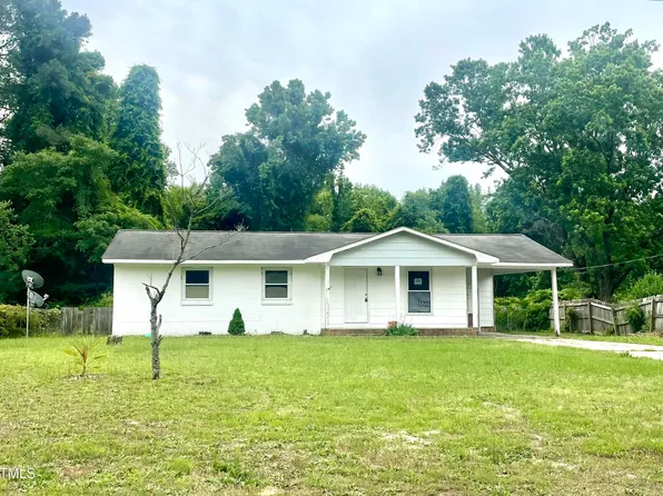 1142 Riverside Cir, Spring Lake, NC 28390