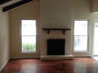 1 Chantilly Ct, Savannah, GA 31419