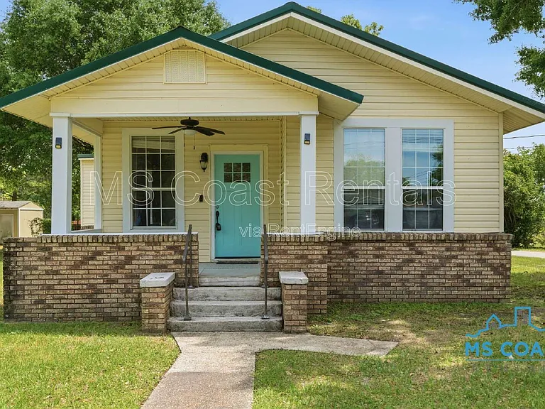 4319 Lewis St — Photo 1
