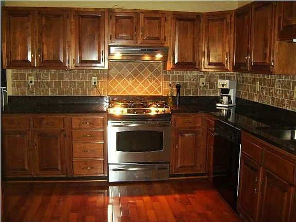 4th image of 9203 Berkshire Cir