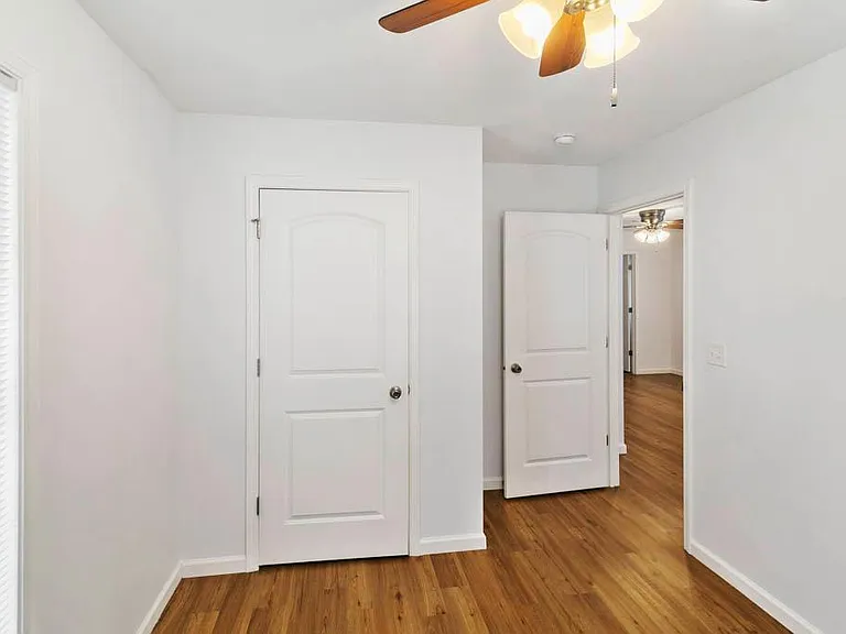 2203 Ottawa Ave — Photo 9