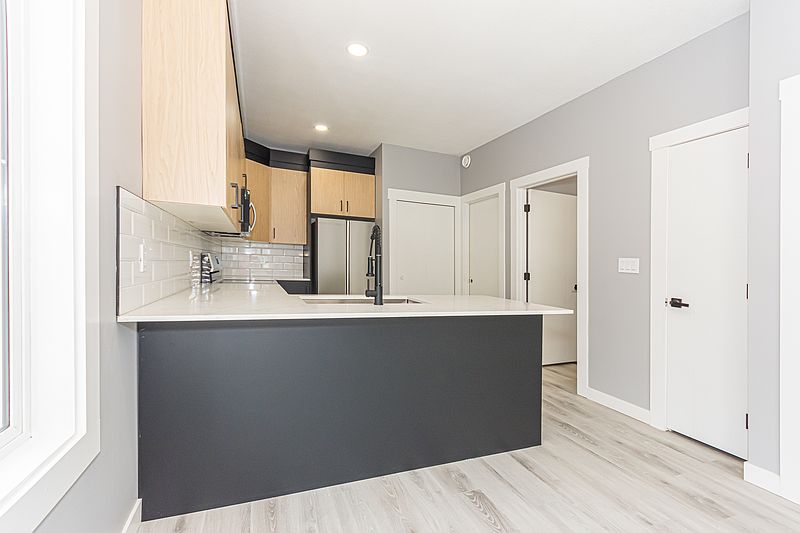 Edmonton Apartment for rent - 3 Bedrooms — photo 6