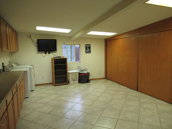 4th image of 312 E Lewis St