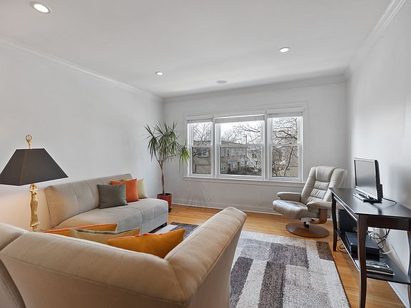 3rd image of 6605 N Damen Ave #2S