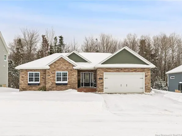 177 Larochelle St, Dieppe, NB E1A 9N5