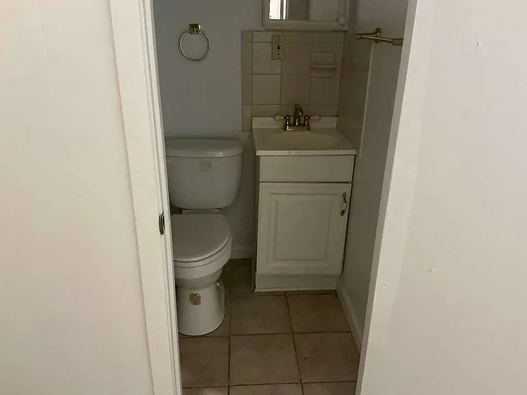 3434 Midlawn Ave — Photo 2