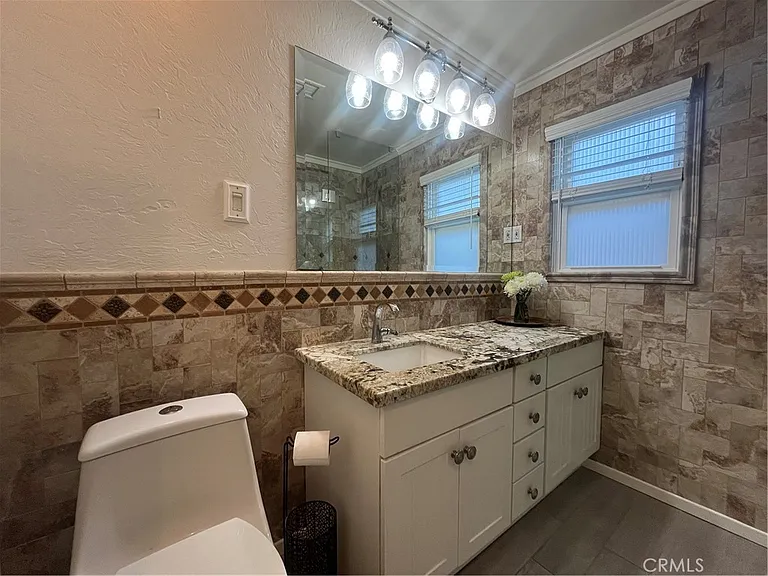8917 Krueger St — Photo 16