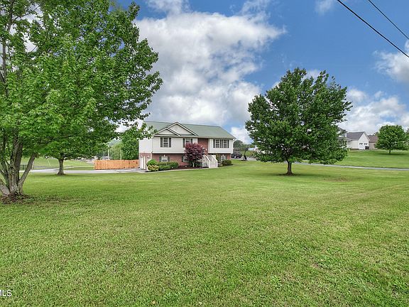 5th image of 312 Alfalfa Ln