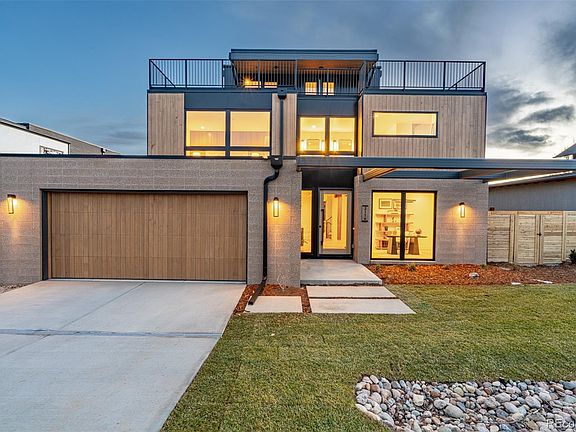 3rd image of 2116 Vine Avenue