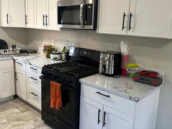 4th image of 5633 Mary Lane Dr