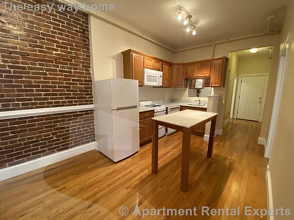 3rd image of 884 Massachusetts Ave #510