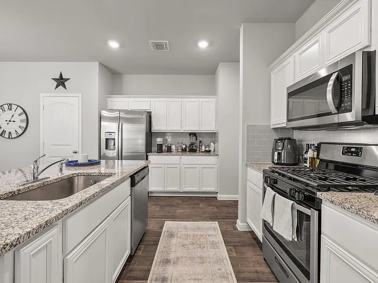 14013 Heywood Dr — Photo 21