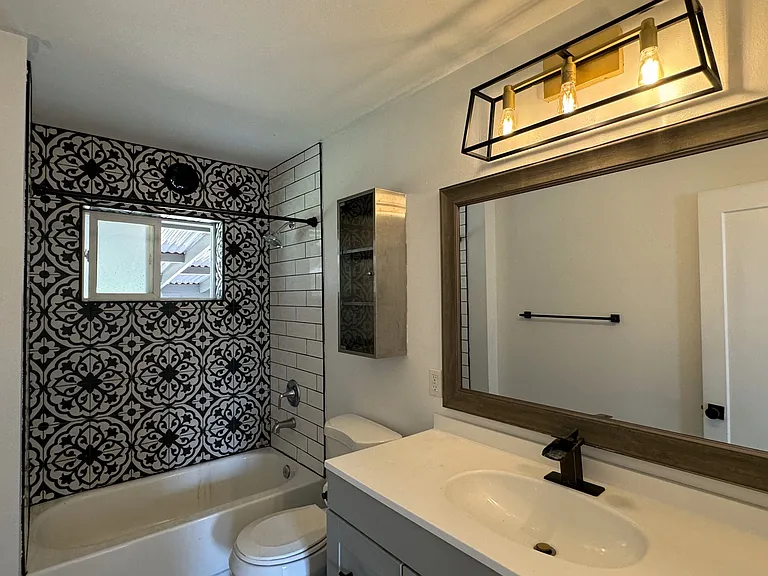 604 Camas Ave NE — Photo 10