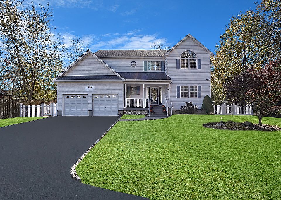 2nd image of 8 Roman Ln