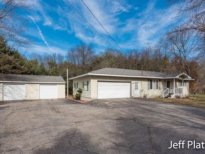 9338 Russell Dr, Greenville, MI, 48838
