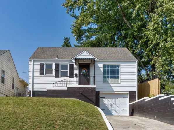 2208 N 60th St, Omaha, NE 68104
