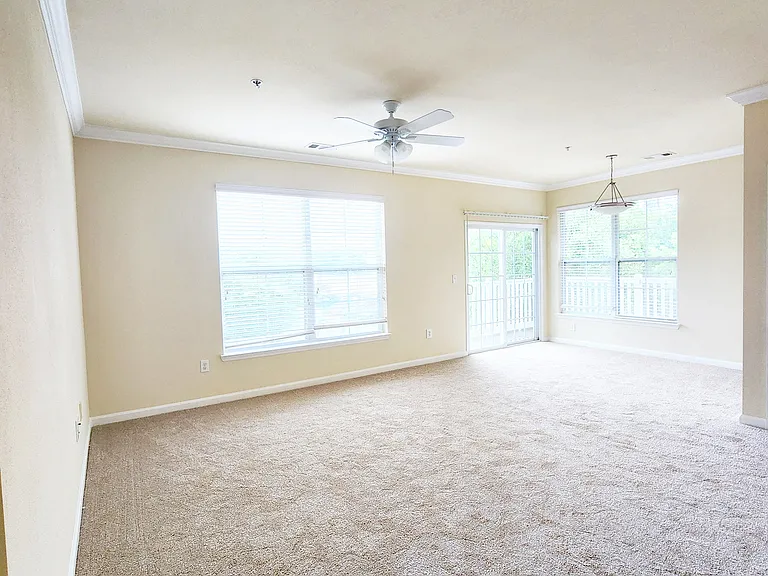 Clairmont at Hillandale — Photo 47