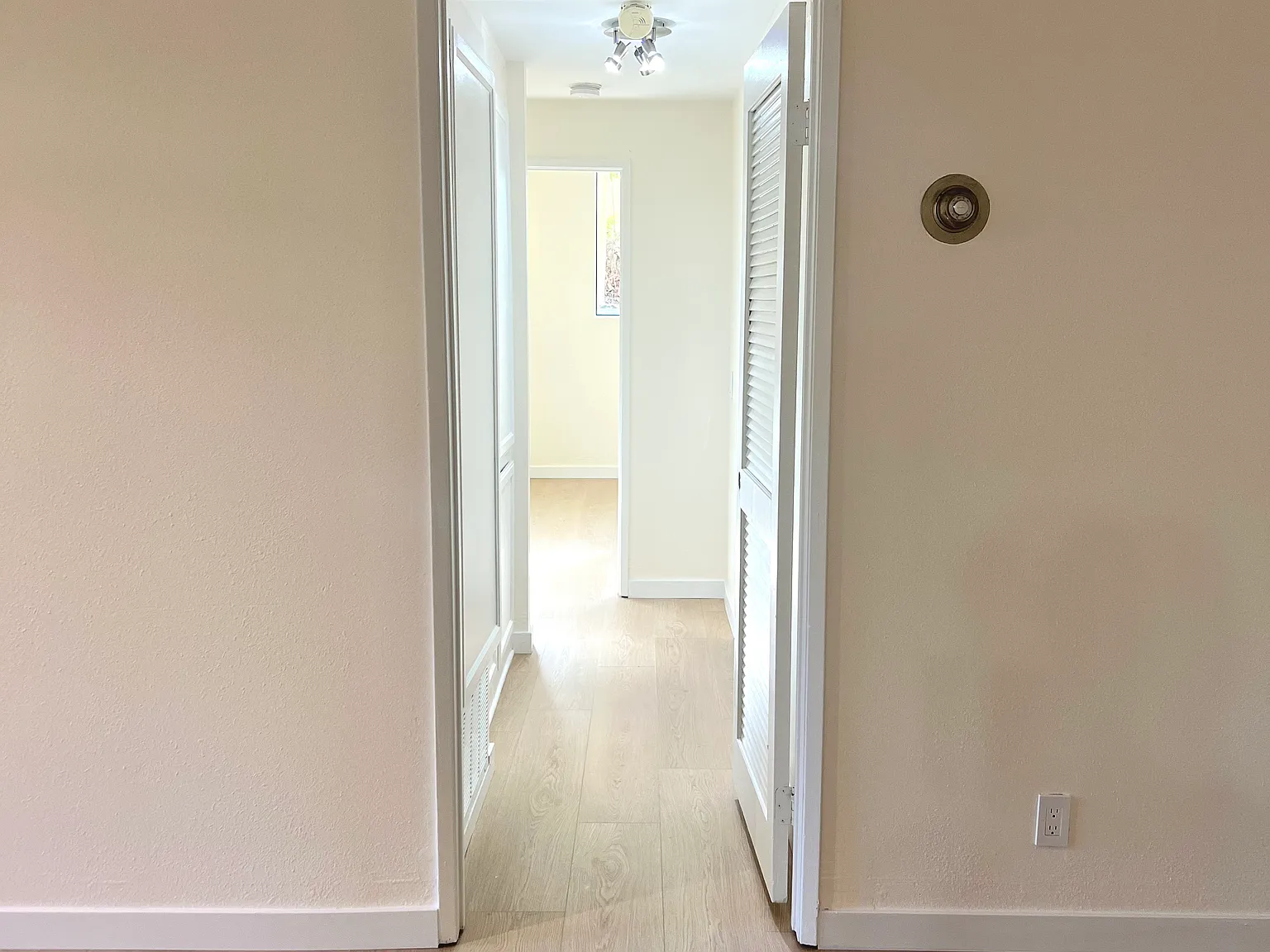 3480 Barham Blvd — Photo 4