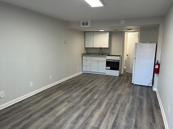 5th image of 1326 Barret Ave APT 5