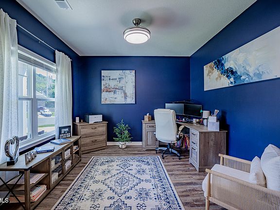 4th image of 1029 Tara Ct