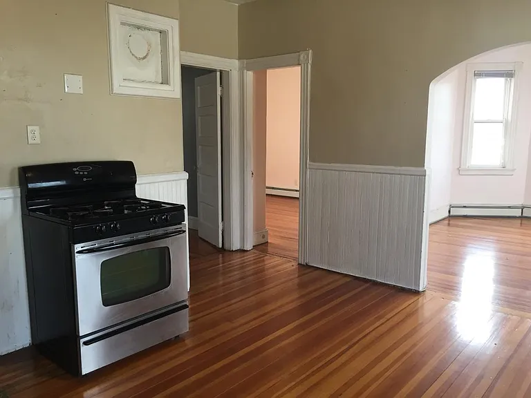 79 Ridge St #3R — Photo 3