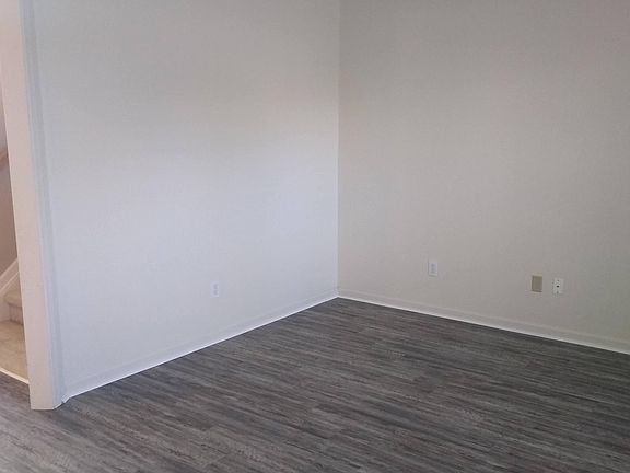 4th image of 472 Wellington Gardens Dr