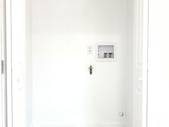 2nd image of 941 S Fetterly Ave