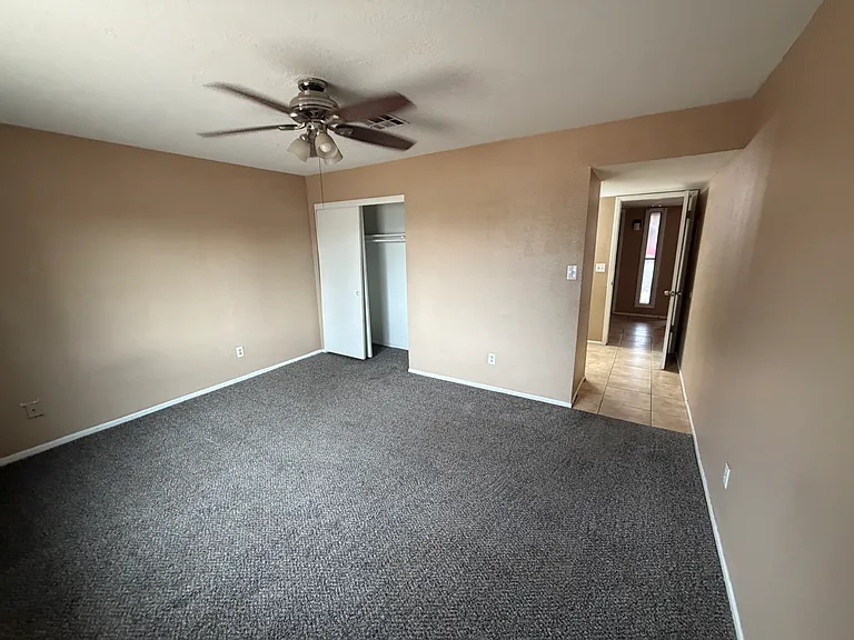 7979 W Devonshire Ave — Photo 16